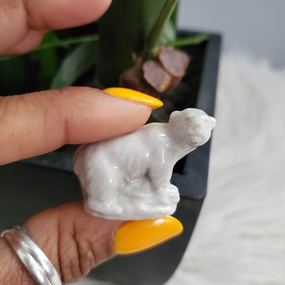 Wade Red Rose Tea Collectible Ceramic Polar Bear Figurine Set - Picture 4 of 5